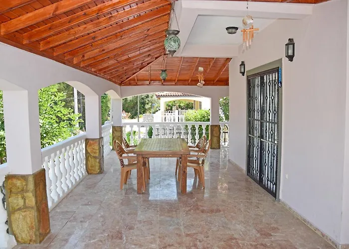 Ahad ヴィラ フェティエ